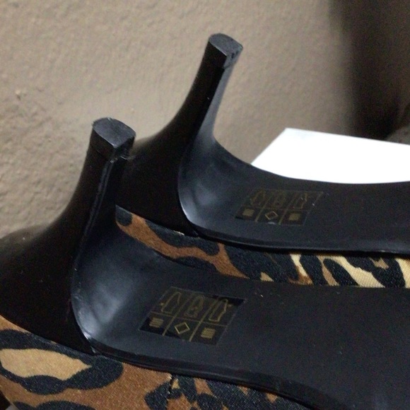 J. RENNE LEOPARD HEELS - Picture 9 of 14